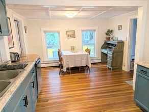 Building Photo - 13 Cherry St