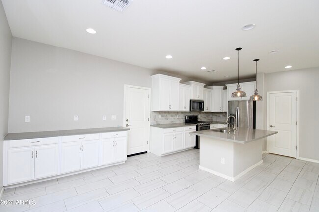 Foto del edificio - 17221 N 9th Pl