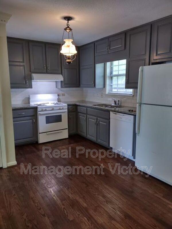 Foto del edificio - 1653 3rd Pl NW