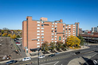 Building Photo - 600 Asylum Ave