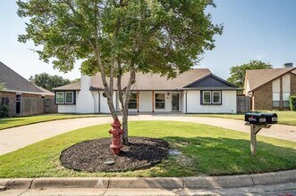 Building Photo - 7820 Cardinal Ct