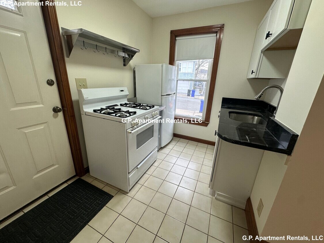 135 Clifton St Unit 1, Malden, MA 02148 Condo for Rent in Malden, MA