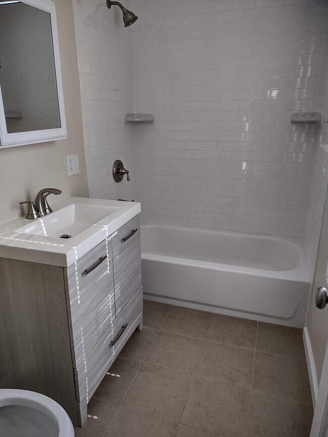 1175 Willow St Unit 1175 Willow Street, Coatesville, PA 19320 Room