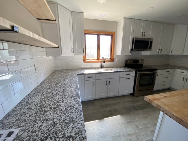 Foto del edificio - 1 Burlington Rd