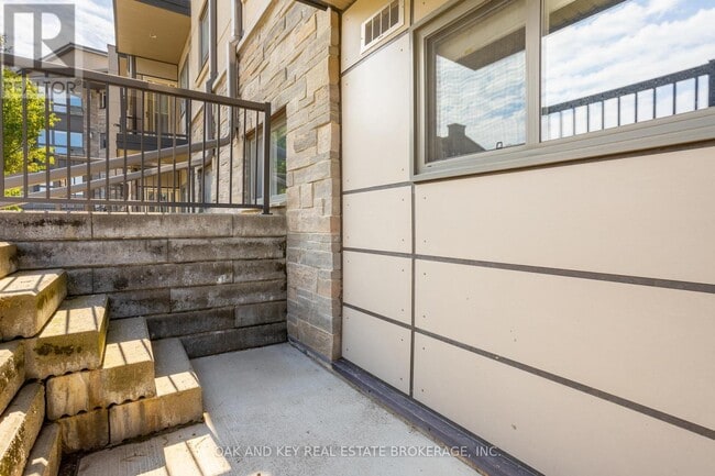 Photo du bâtiment - 15 Jacksway Crescent