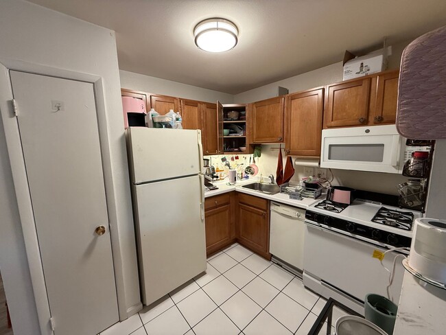 Interior Photo - 3069 Oakland
