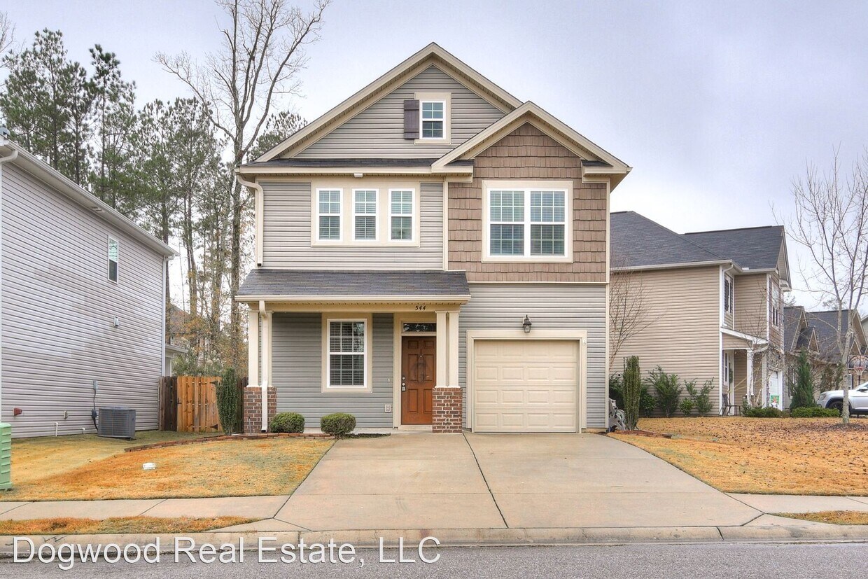 3 br, 2.5 bath House 544 Brantley Cove Cir House Rental in