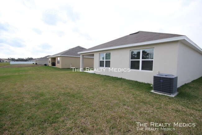 Building Photo - 9773 Pepper Tree Trail