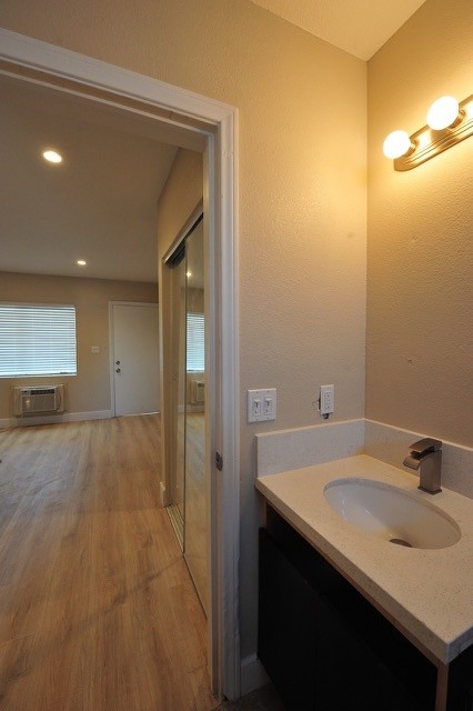 Foto del interior - 480 Rexford Drive