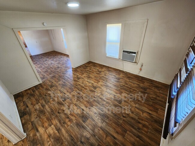 Foto del edificio - 510 N Division St