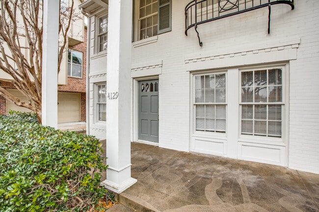 Building Photo - 4129 Grassmere Ln