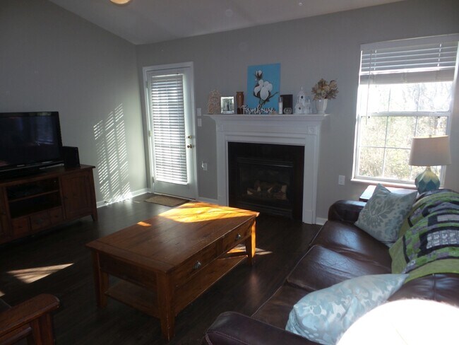 Foto del edificio - 7404 Creek Song Ct
