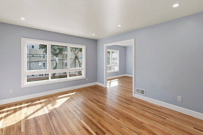 Building Photo - 1629 20th Ave