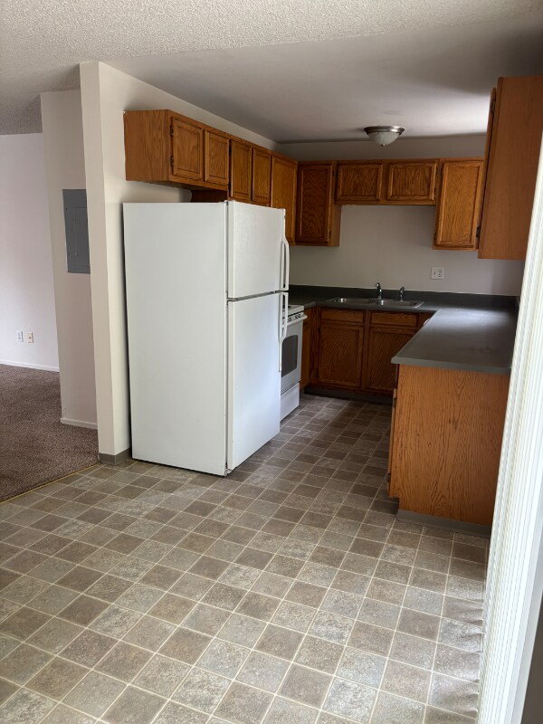 Building Photo - 1612 Kent Des Moines Rd