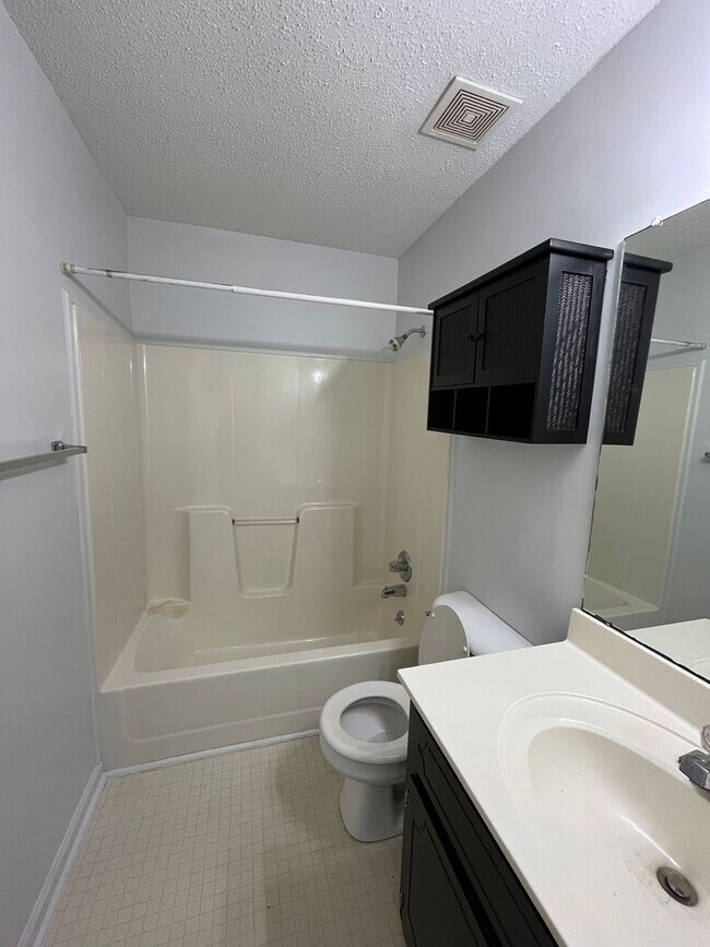 Foto del edificio - Available Now! Great Home Close To Fort Campbell!