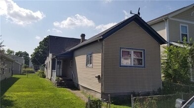 Building Photo - 613 Steele Ave