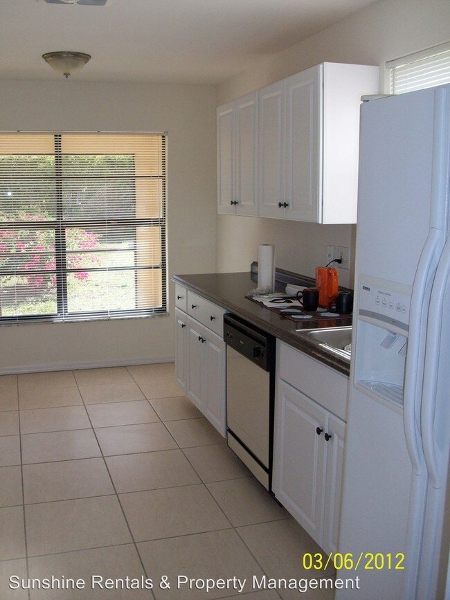 Building Photo - 1228 Everest Pky