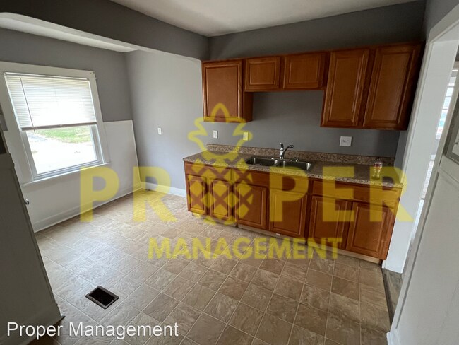 Foto del edificio - 3 br, 1 bath House - 2330 Theodore Ave