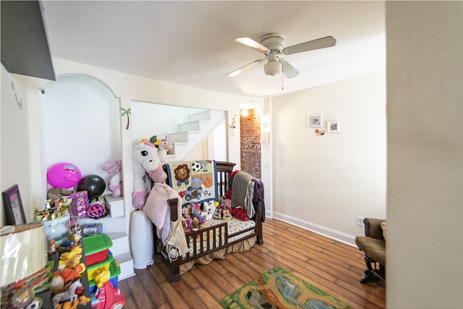 Foto del edificio - 2415 Almond St