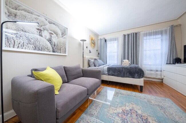 Foto del edificio - 328 E 74th St