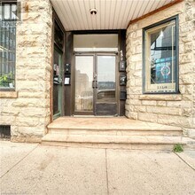 Building Photo - 432 Clarence St