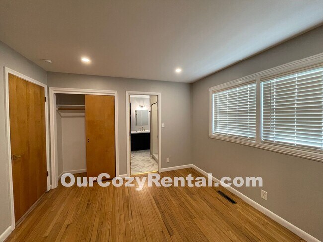 Foto del edificio - 3 Bedroom/2 Bath Single-Family House