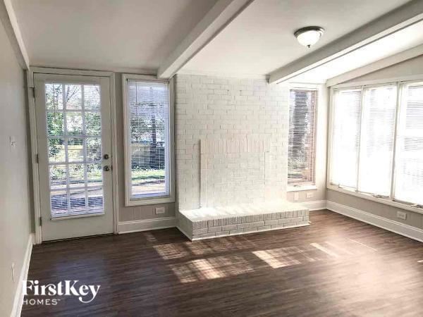 Foto del edificio - 3224 Valley Grove Rd