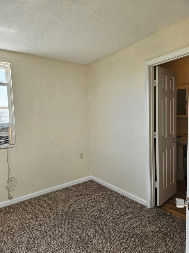 Building Photo - 3121 Canterbury Dr