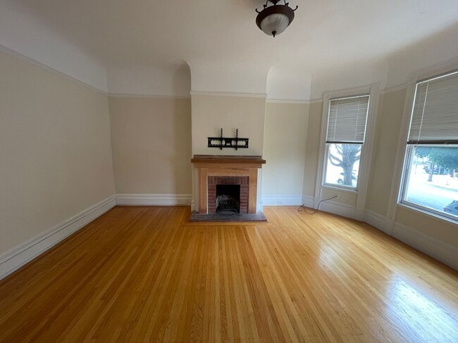Photo - Charming Inner Richmond Gem: Spacious 1BR w/ Laundry On-Site, and Parking Included! House