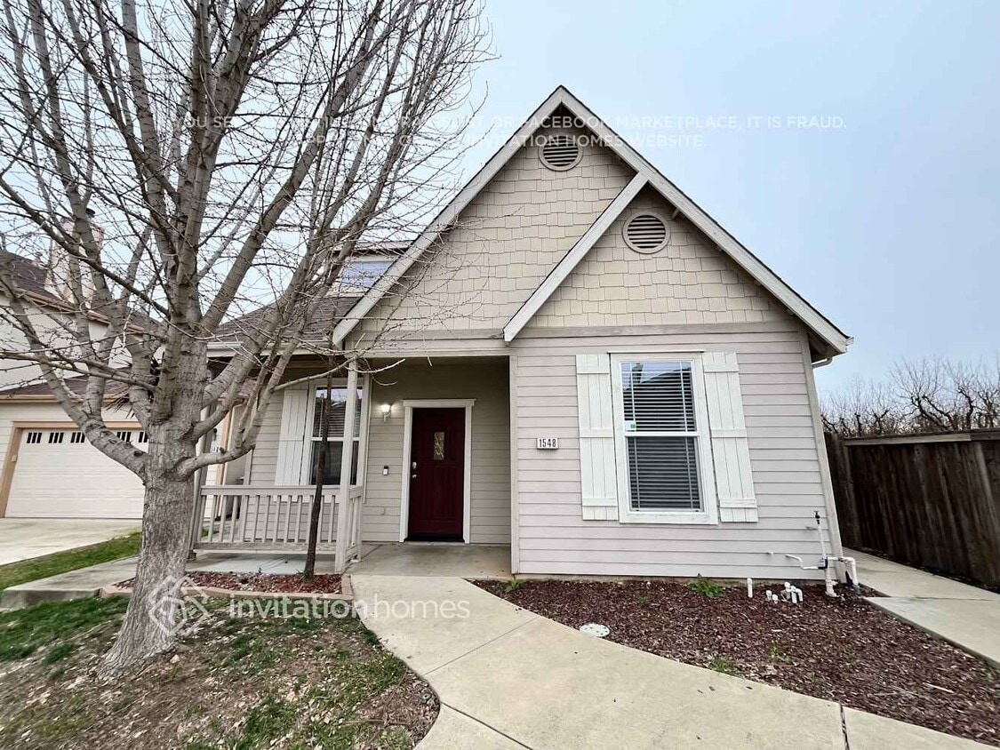 Primary Photo - 1548 Greenwich Cir