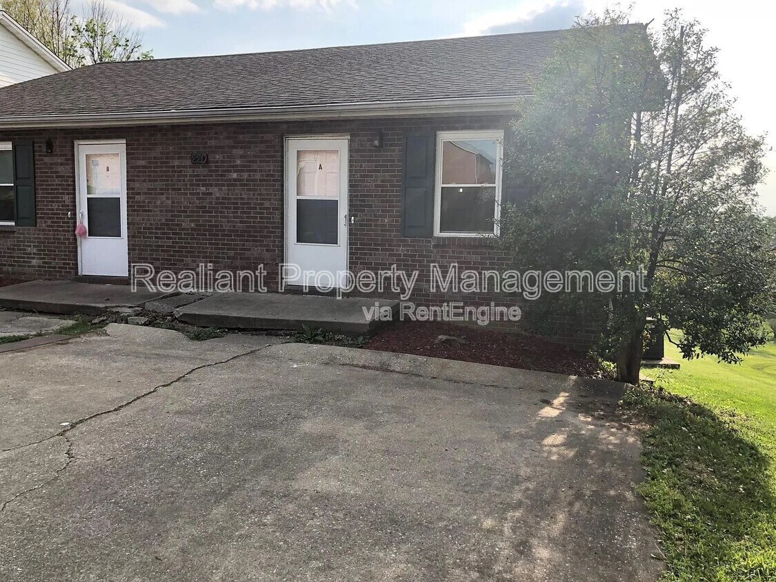 Primary Photo - 220 S Keeneland Dr