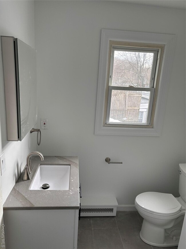 Building Photo - 171 Stoneleigh Ave