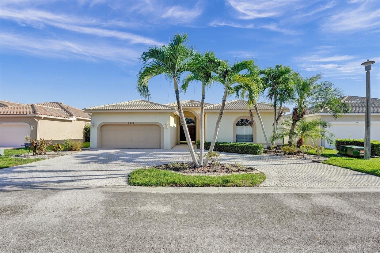 Foto principal - 5977 NW 73rd Ct
