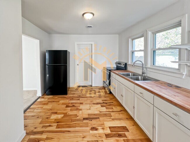 Foto del edificio - 2 Bed 1 Bath Single Family Home