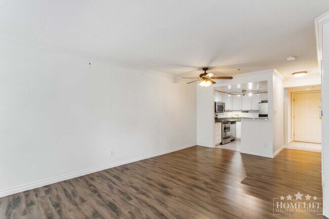 Photo du bâtiment - Parkside Living in Central Port Coquitlam – Spacious 1-Bedroom Condo with Covered Balcony - Vacan...