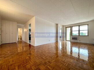 Building Photo - 30 Park Ave