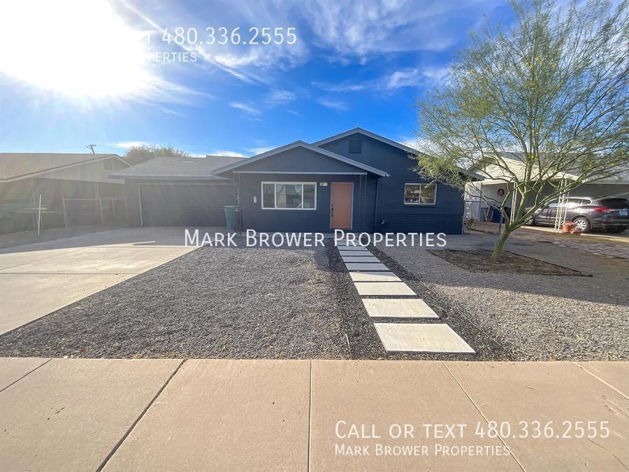 Primary Photo - 1030 S Parkside Dr