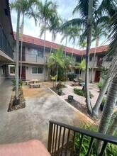 Building Photo - 3050 NE 5th Terrace