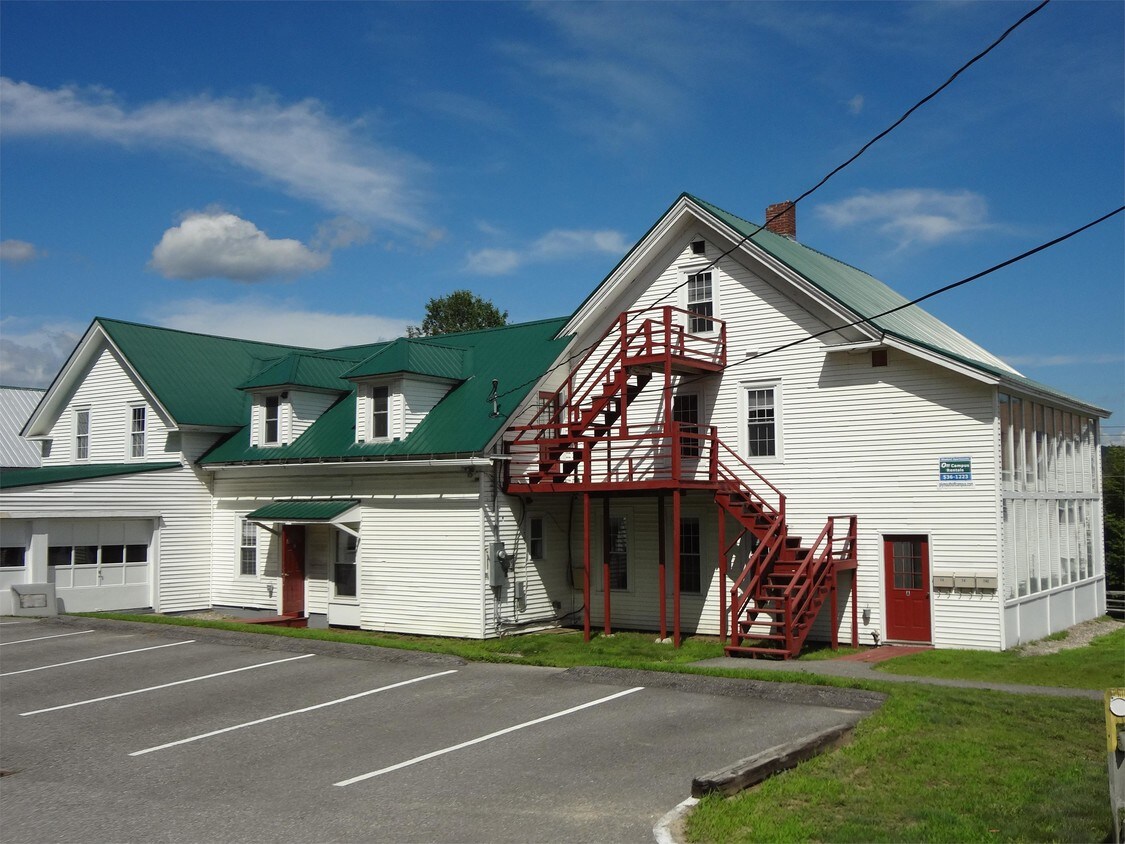 14 Russell St Unit B1, Plymouth, NH 03264 Apartment for Rent in Plymouth, NH