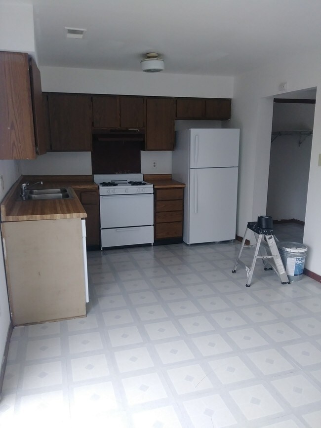 Building Photo - 5952 Marbella Ave