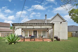 Building Photo - 4510 Beechcraft St