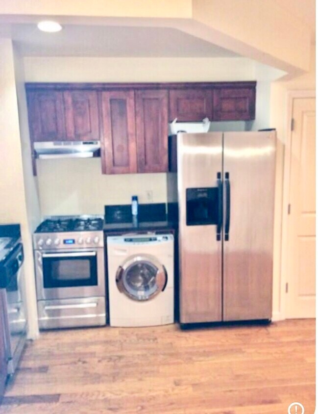 Primary Photo - 8265 116th St