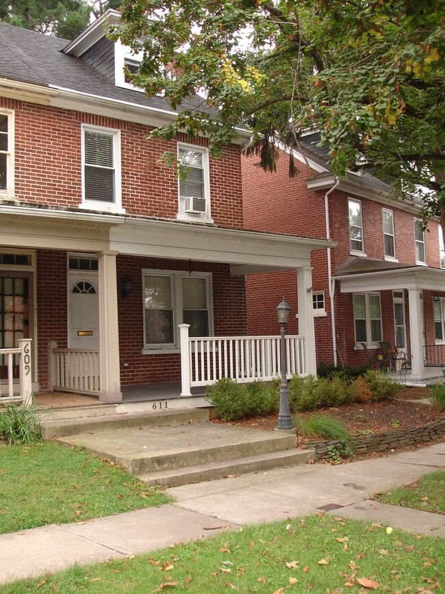 Building Photo - 611 S West End Ave