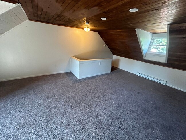 Building Photo - 135 S 10th St