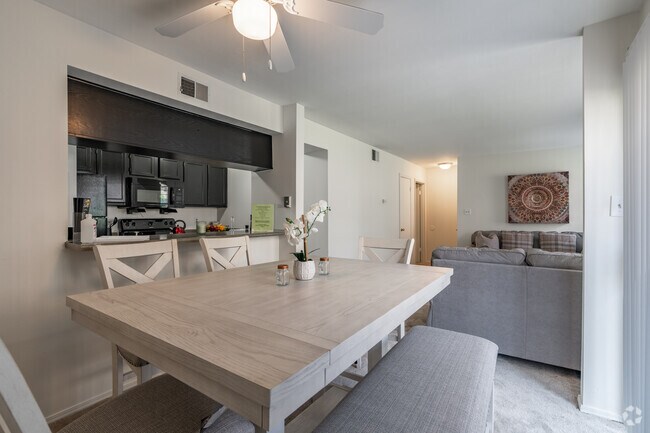 1 habitación, 1 baño - 700 pies cuadrados - Comedor - Landings At Winchester