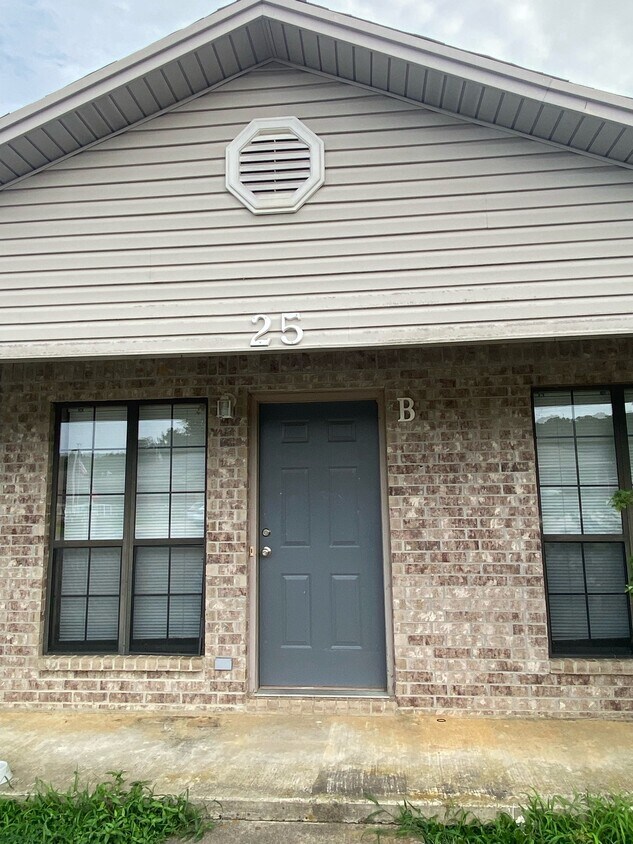 Foto principal - 25 Dallas Ln