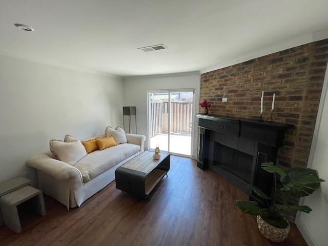 Foto del edificio - 621 Carriagehouse Ln