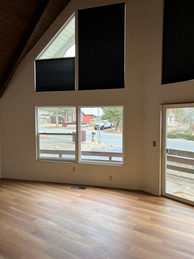 Foto del edificio - 1506 Murietta Dr