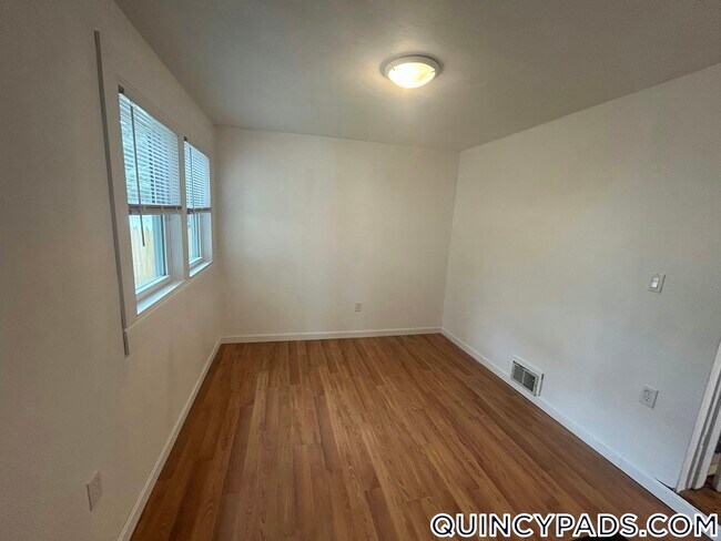 Foto del edificio - 46 Lawn Ave