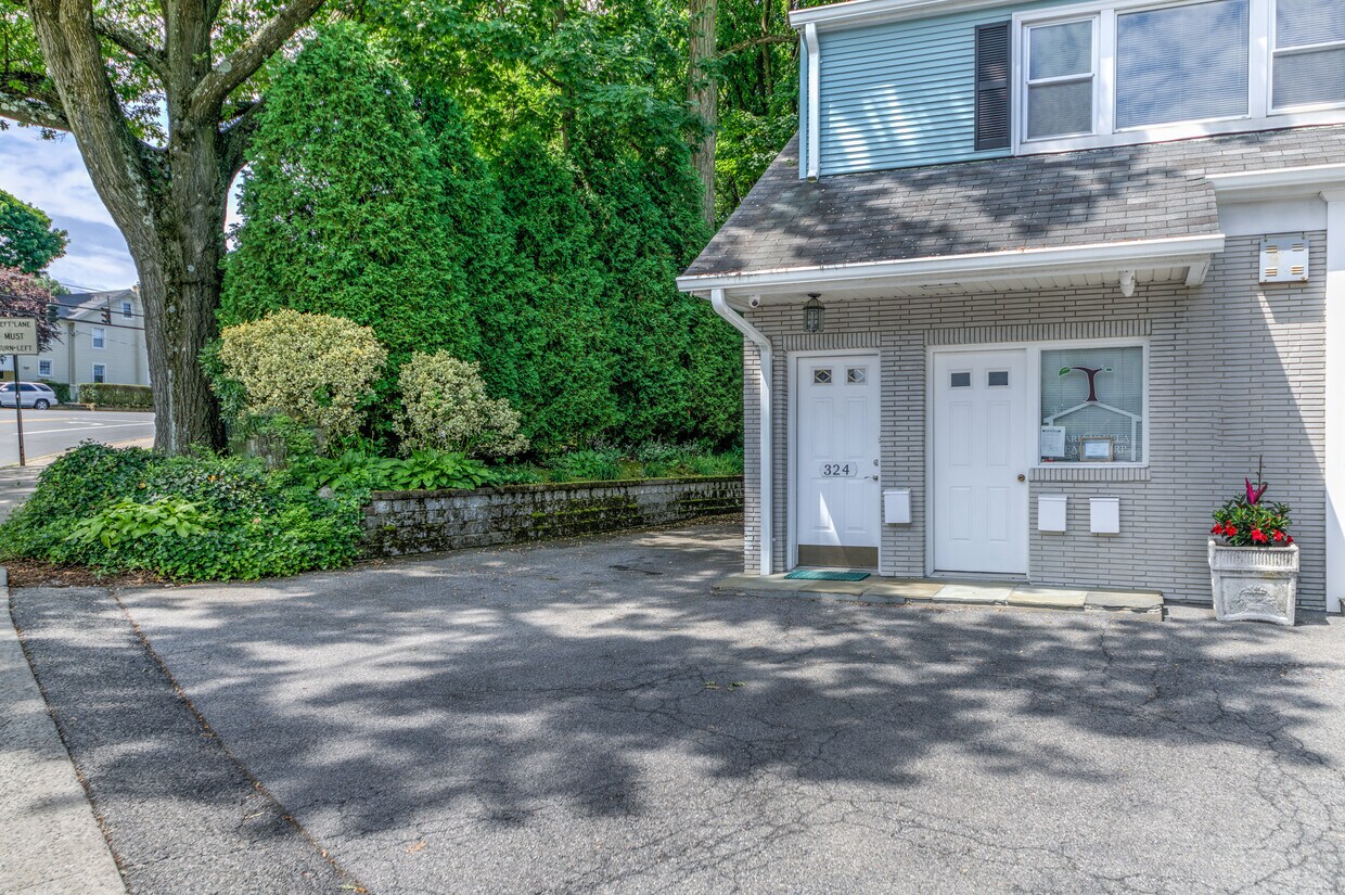 324 Mt Pleasant Ave, Mamaroneck, NY 10543 House Rental in Mamaroneck